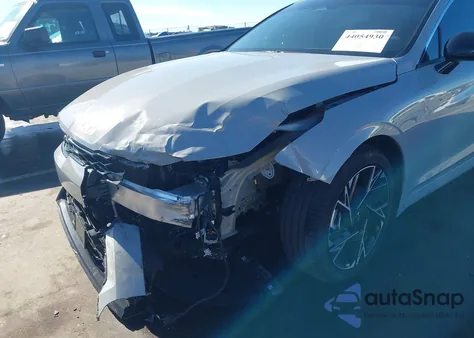 2025 Kia K5 Gt-Line z USA, uszkodzony, nr VIN KNAG64J76S5328137